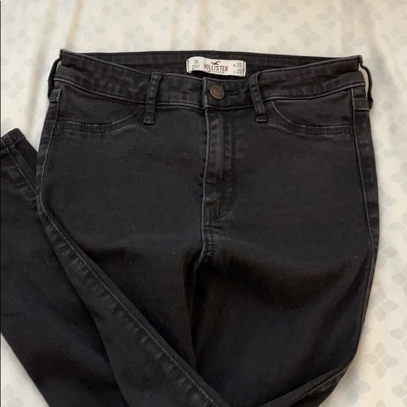High waisted black jeans from Hollister - Picture 2 of 4